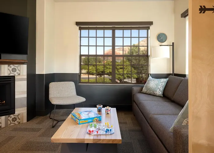 Hotel Mountain Modern Sedona, Tapestry Collection By Hilton