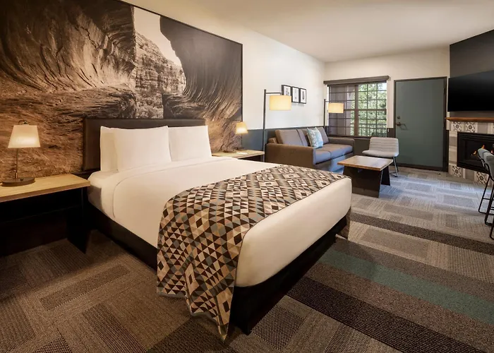 Mountain Modern Sedona, Tapestry Collection By Hilton Hotel