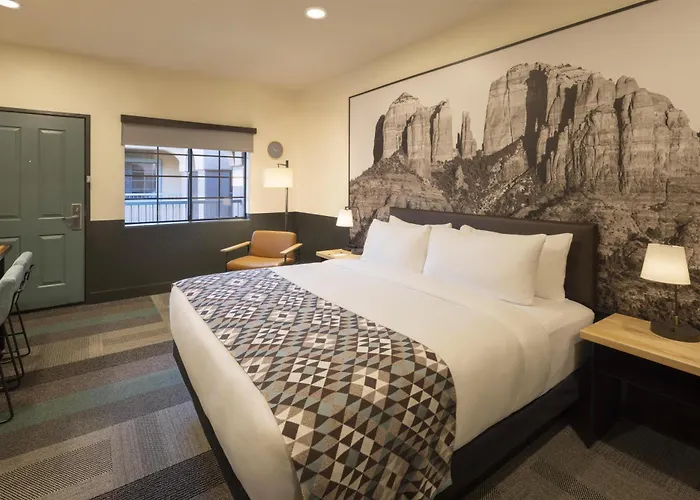 Mountain Modern Sedona, Tapestry Collection By Hilton Hotel